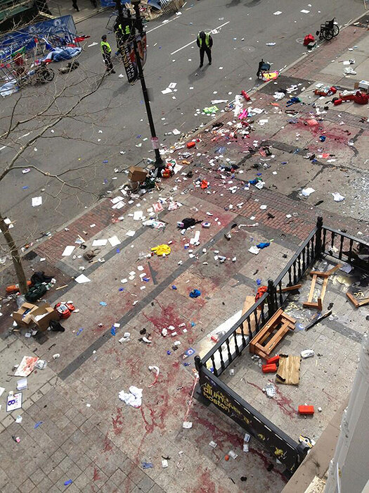 Последствия взрыва в Бостоне. Источник фото: twitter.com / @brm90
