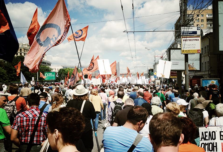 Шествие оппозиции «За свободу узников, против палачей!». Большая Якиманка, Москва, 12 июня 2013. Авто фото: Анна Юхтина