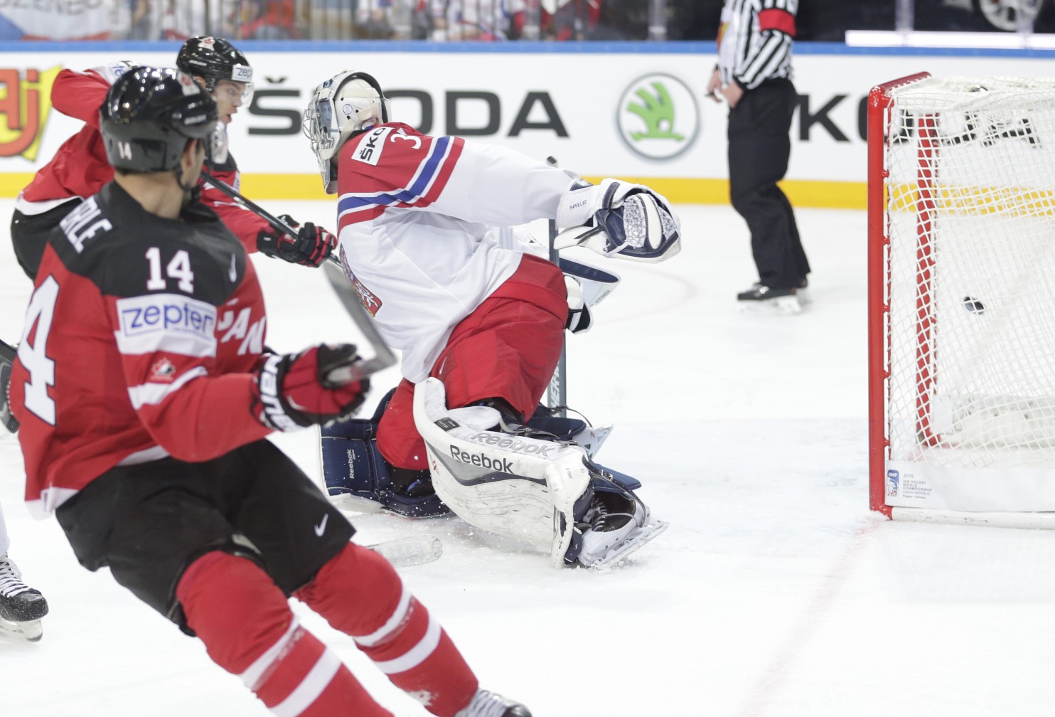 Сборная Чехии вышла в полуфинал ЧМ по хоккею, где сыграет с канадцами