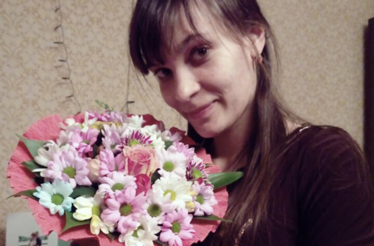 <p>Ангелина Свистунова, 27 лет. Связь с девушкой оборвалась в метро в 14:45, когда она ехала в Купчино.</p>