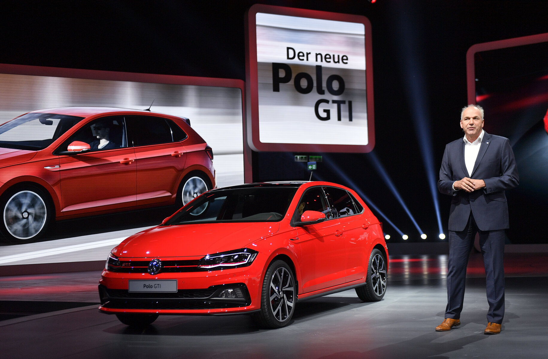 <p>Представленный Volkswagen Polo GTI &mdash; компактный автомобиль с двухлитровым двигателем с турбонаддувом. Мощность автомобиля &mdash; 200 лошадиных сил.&nbsp;Разгон за 100 км/ч происходит за 6,7&nbsp;секунды, максимальная скорость &mdash; 237 км.</p>
