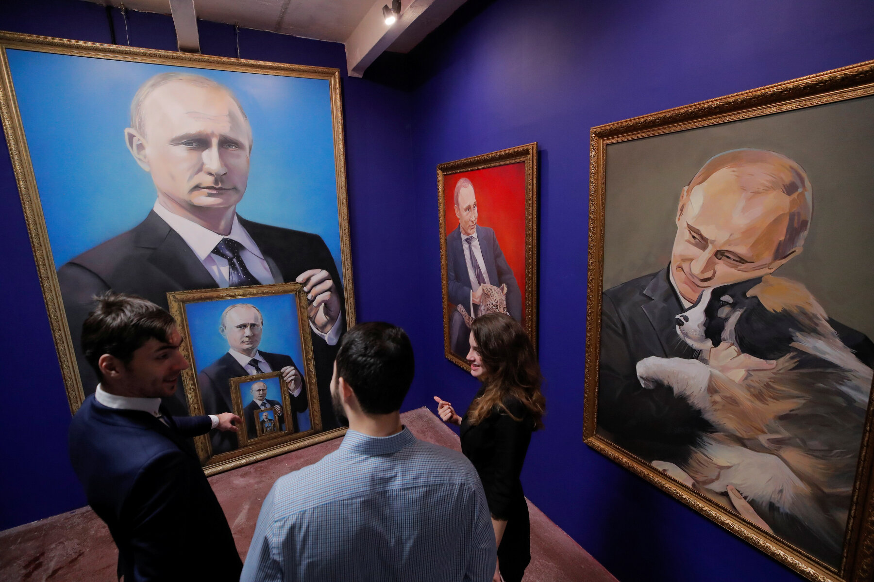 <p>То, что выставка&nbsp;о Путине открылась в день его объявления об участии в президентских выборах, Reuters назвал&nbsp;&laquo;счастливой случайностью политического театра&raquo;.</p>