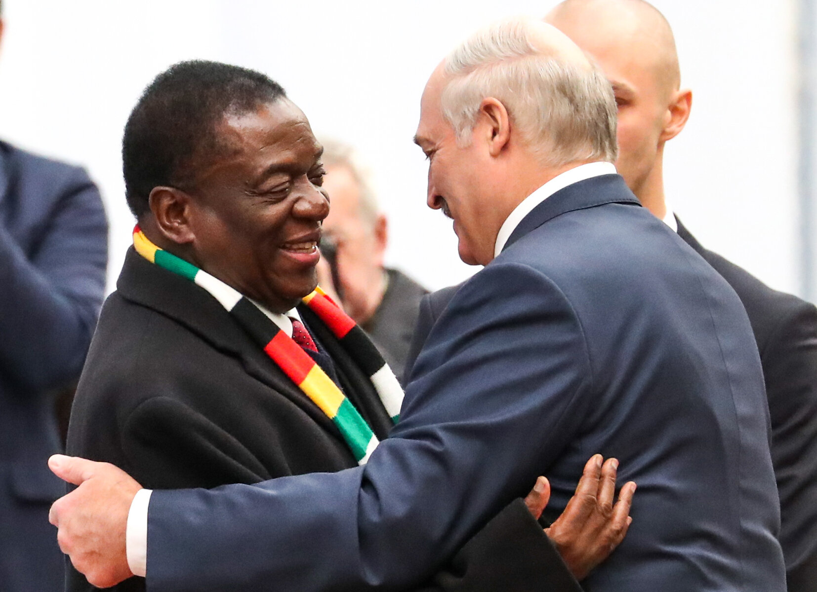 <p>Лукашенко и президент Зимбабве Эммерсон Мнангагва, 17 января 2019 года</p>