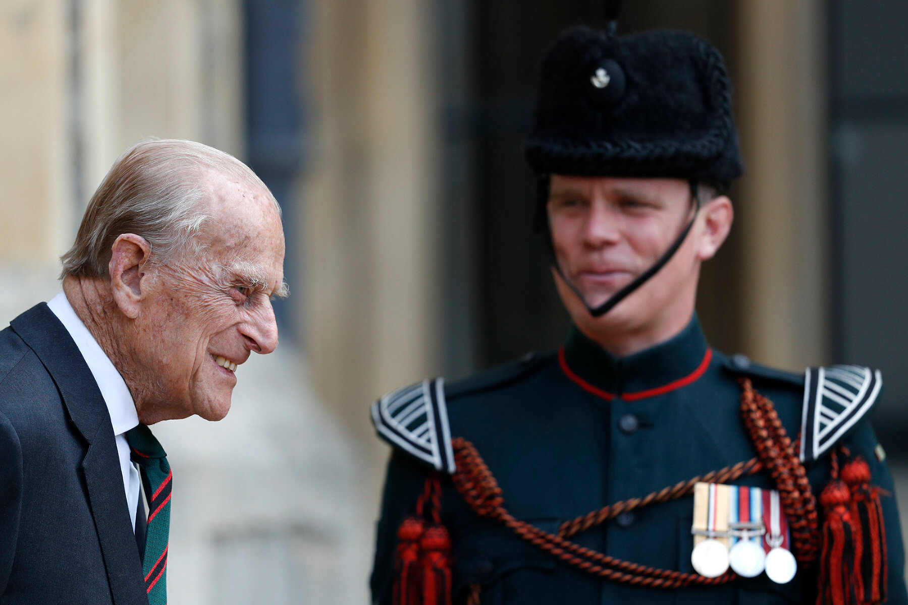 <p>Последнее публичное появление принца Филиппа в июле 2020 года, когда он передал должность почетного командира cтрелков, пехотного полка британской армии, герцогине Корнуолльской Камилле</p>