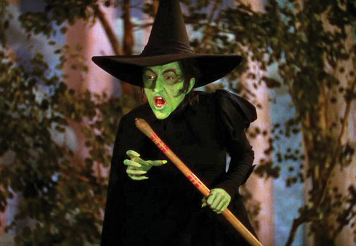 <p>3. Злая Ведьма Запада из &laquo;Волшебник страны Оз&raquo;</p>

<p>Журнал пишет, что это первая ведьма в народной культуре и страшная настолько, что продюсерам пришлось вырезать около десятка ее фраз, чтобы фильм могли смотреть дети.</p>