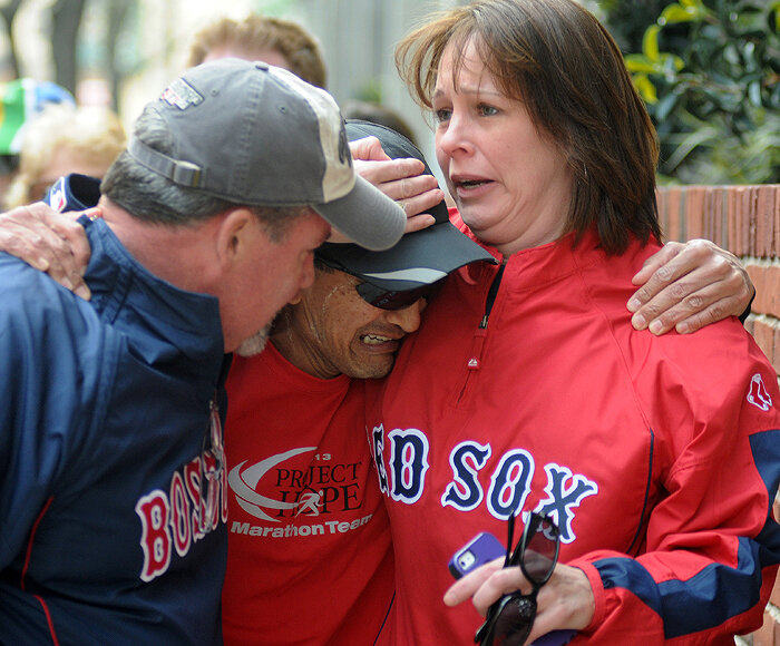 Последствия взрывов в Бостоне. Источник фото: Jim Rogash/Getty Images/AFP