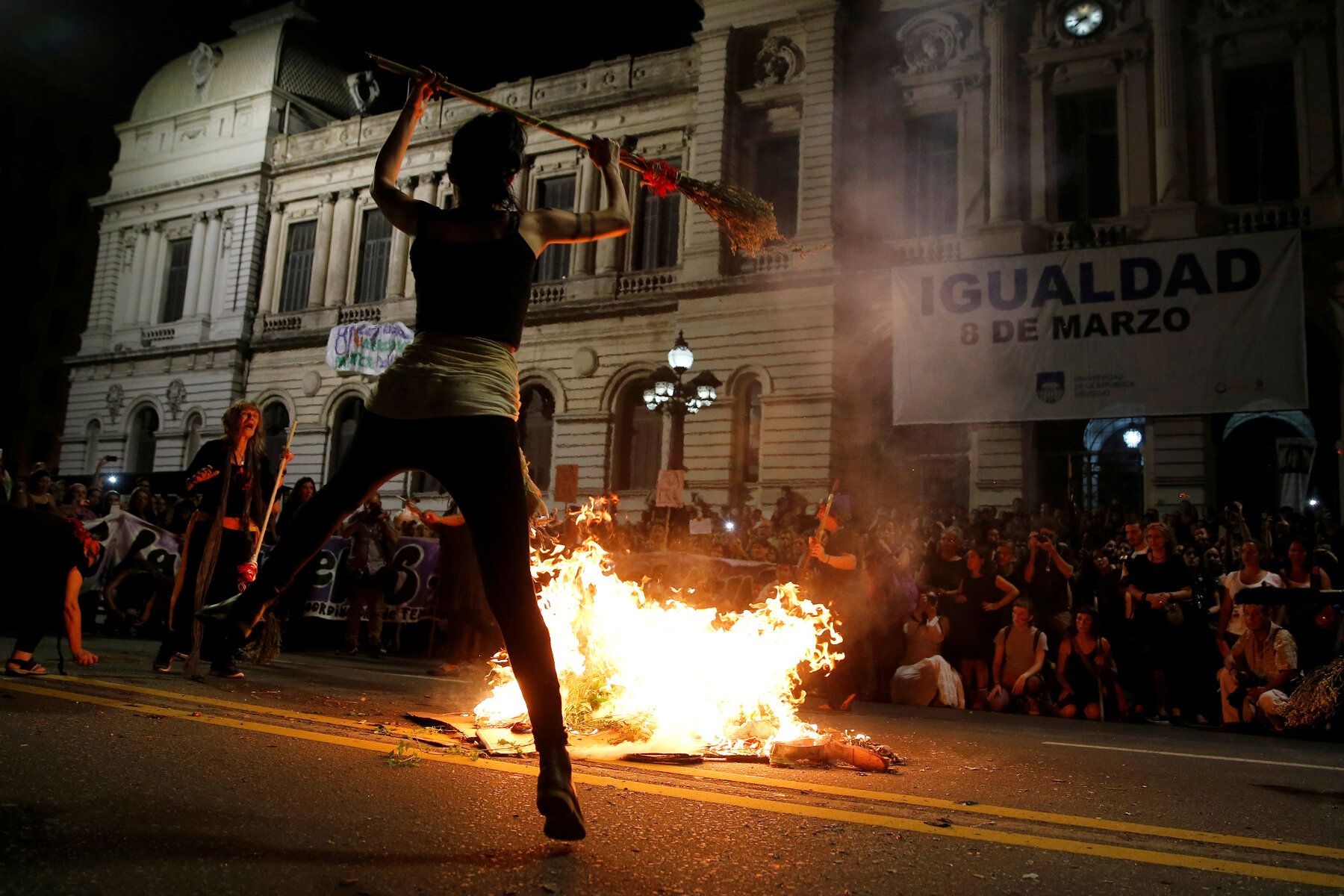 <p>Акция протеста в Монтевидео, Уругвай.</p>