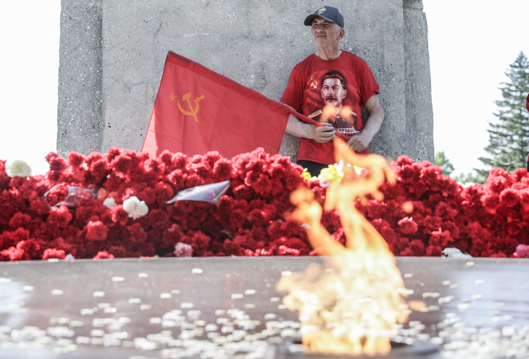 <p>Новосибирск. Вечный огонь у памятника Неизвестному солдату</p>