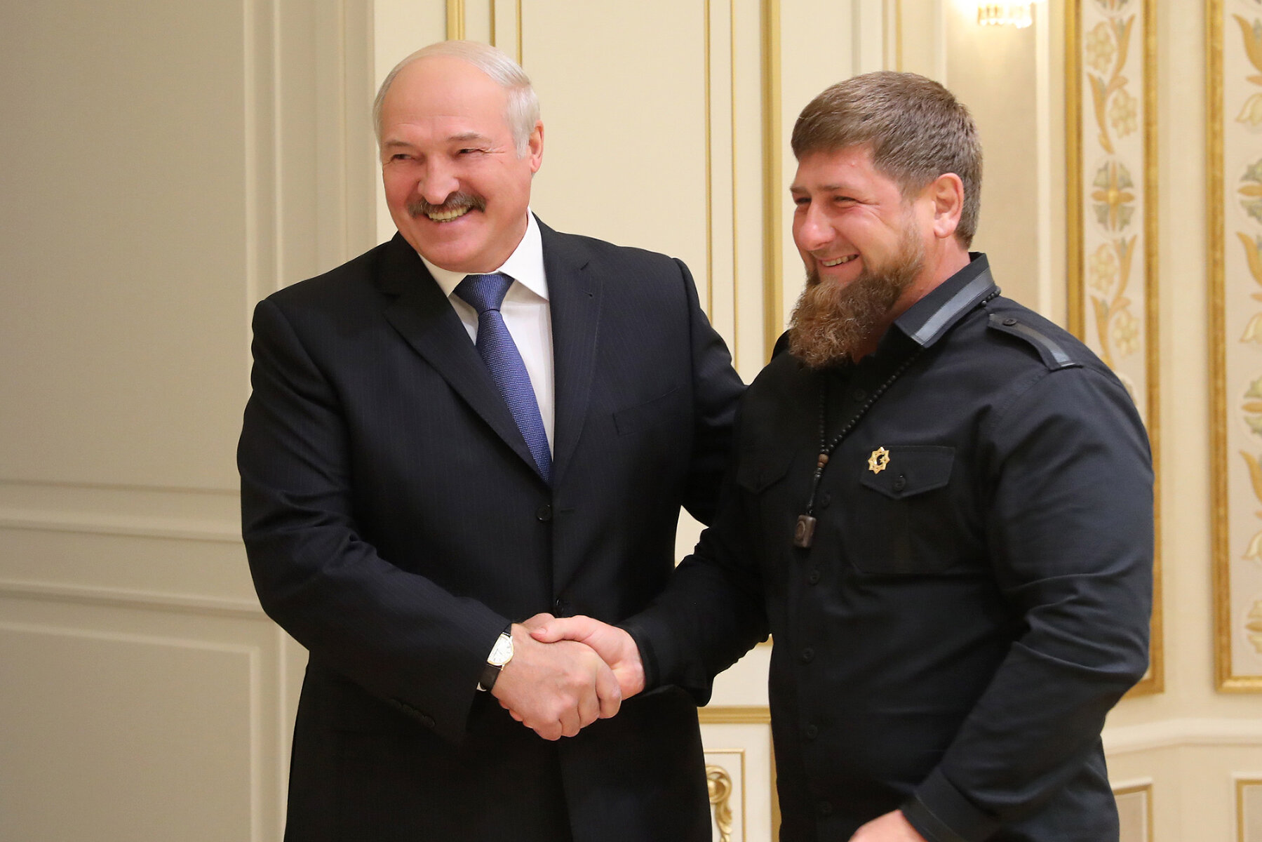 <p>Лукашенко и Рамзан Кадыров, 25 сентября 2017 года</p>