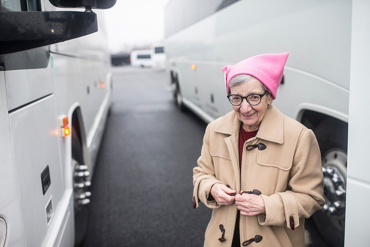 <p>Символом женского марша против Трампа стала вязаная розовая шапка &mdash; pussy-hat.</p>