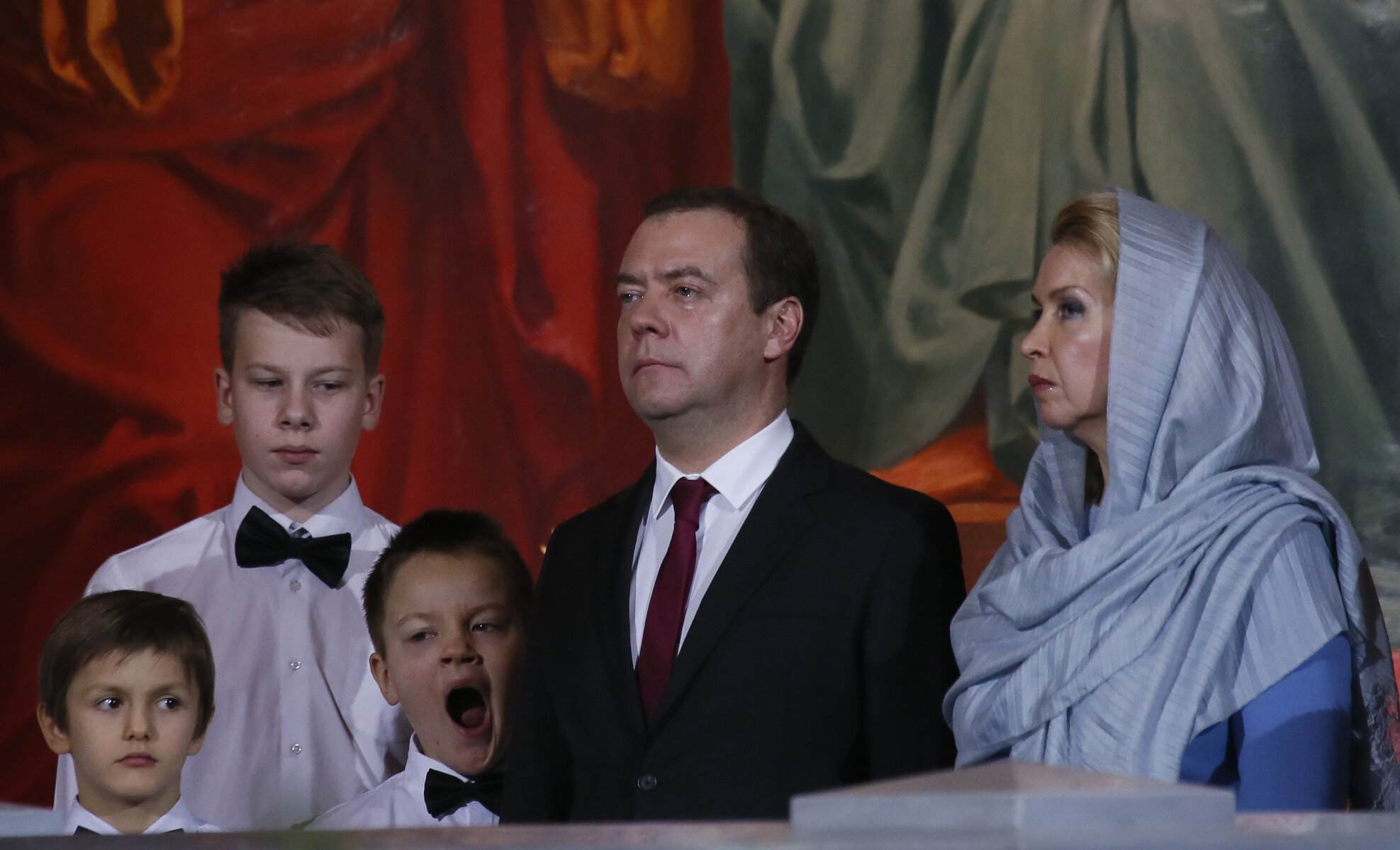 <p>Председатель правительства Дмитрий Медведев с супругой Светланой на рождественской службе в Храме Христа Спасителя.</p>