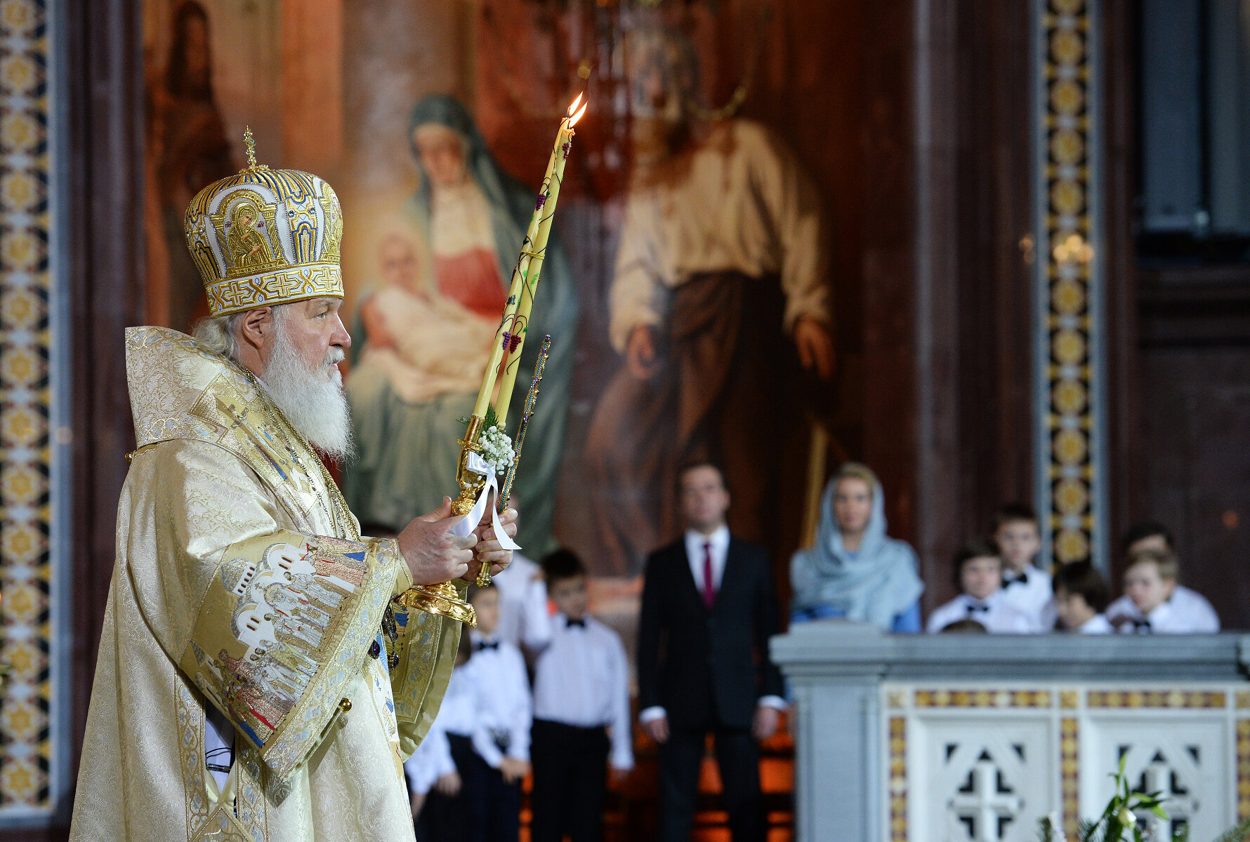 <p>Патриарх Кирилл проводит службу в Храме Христа Спасителя.</p>