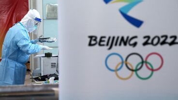 Авиабилеты по 150 тысяч рублей, ПЦР-тесты каждый день и пустые трибуны: какой будет зимняя Олимпиада в Пекине